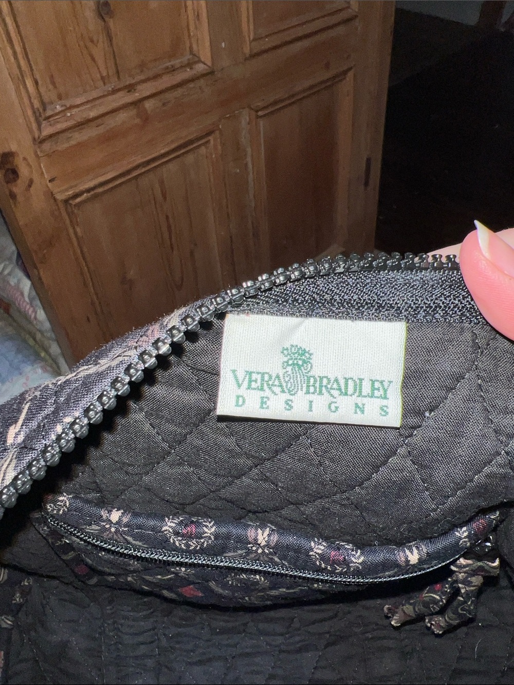 Vera Bradley 100 Handbag in Retired Laurel Pattern - Picture 8 of 9